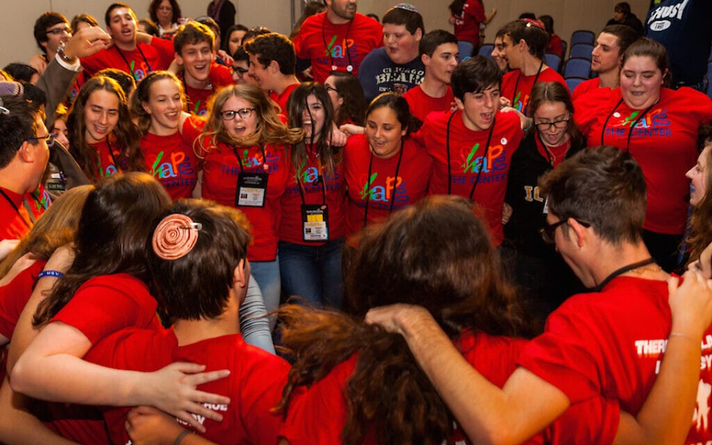 חברי תנועת הנוער היהודית USY בכינוס השנתי של התנועה הקונסרבטיבית האמריקאית (צילום: אנדרו לנגדל)