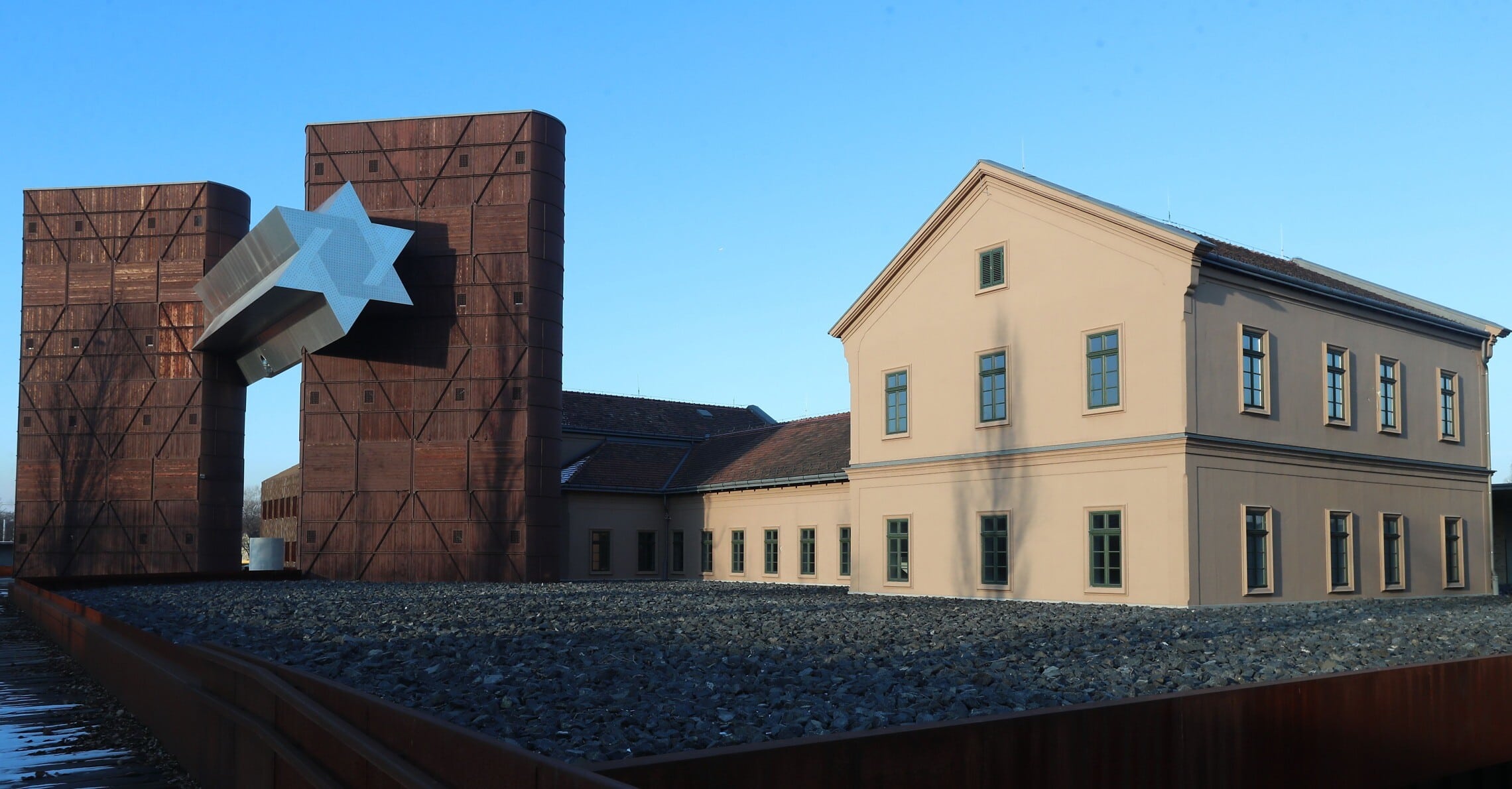 מוזאון השואה החדש בבודפשט (צילום: ERENC ISZA/AFP/Getty Images via JTA)