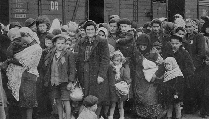יהודי הונגריה נאספים במהלך השואה ב-1944