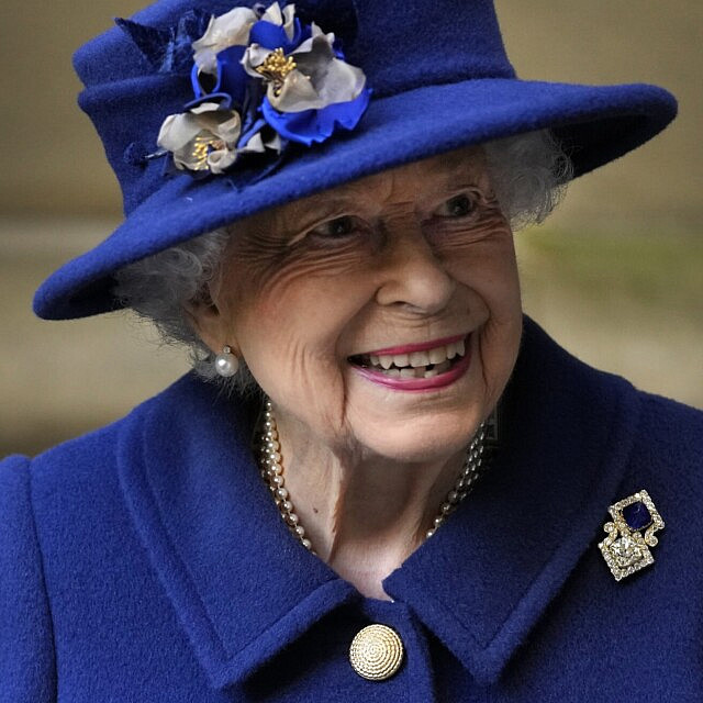 המלכה אליזבת השנייה ב-12 באוקטובר 2021 (צילום: AP Photo/Frank Augstein, Pool)