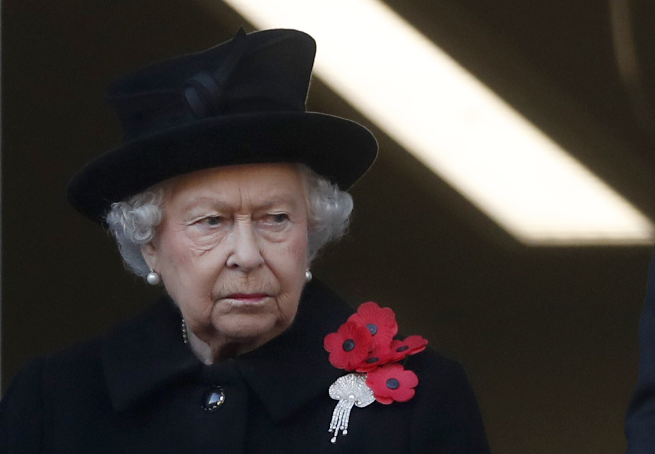 מלכת בריטניה אליזבת השנייה בטקס יום הזיכרון בלונדון, 11 בנובמבר 2018 (צילום: AP Photo/Alastair Grant)