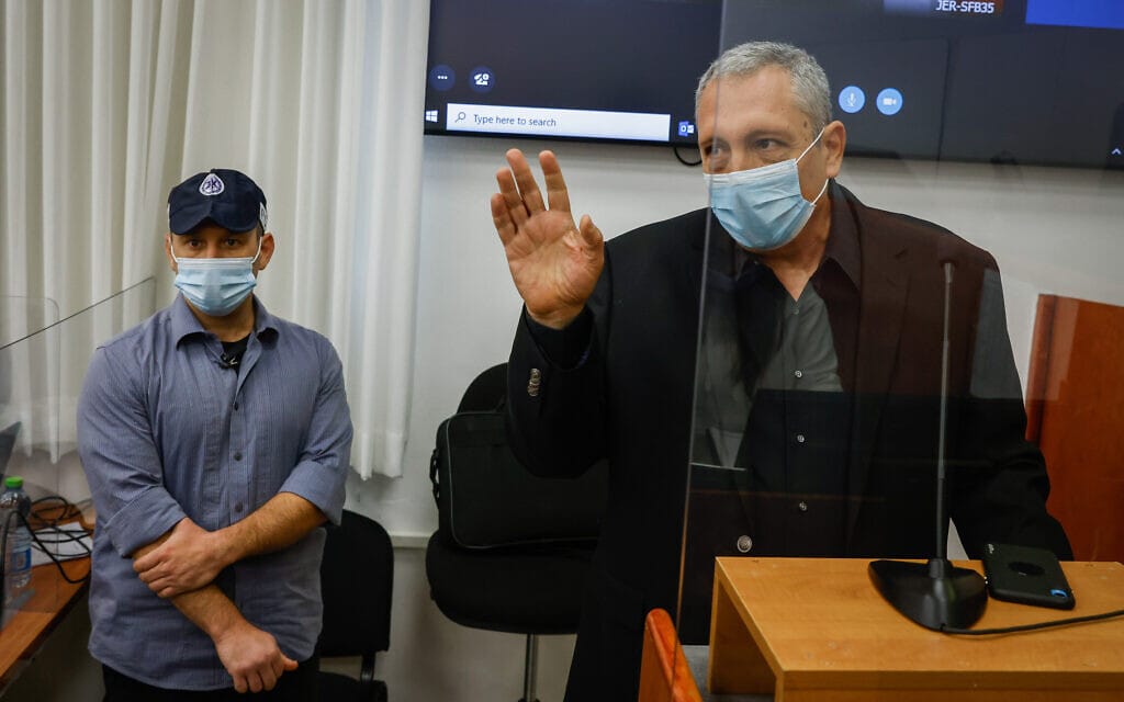עד המדינה ניר חפץ בבית המשפט המחוזי בירושלים, 24 בנובמבר 2021 (צילום: Olivier Fitoussi/Flash90) עד המדינה ניר חפץ בבית המשפט המחוזי בירושלים, 24 בנובמבר 2021 (צילום: Olivier Fitoussi/Flash90)