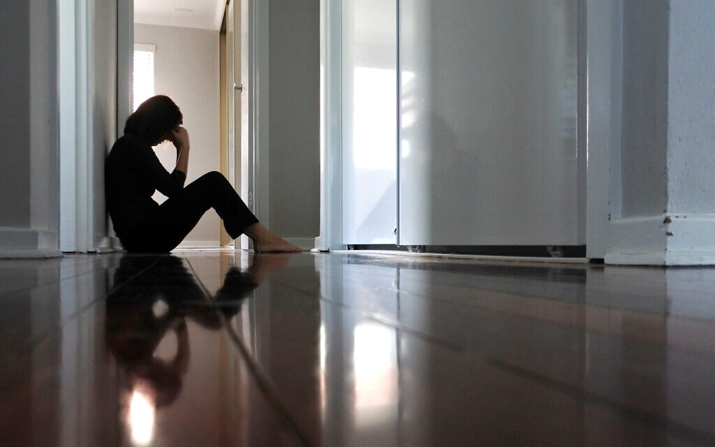 דיכאון ומצוקה נפשית, אילוסטרציה (צילום: IStock by Getty Images)