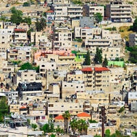 אילוסטרציה, שכונה ערבית בירושלים (צילום: iStock / michelangeloop)