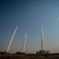 ירי טילים בתרגיל של משמרות המהפכה באיראן, 15 בינואר 2021 (צילום: Iranian Revolutionary Guard/Sepahnews via AP)