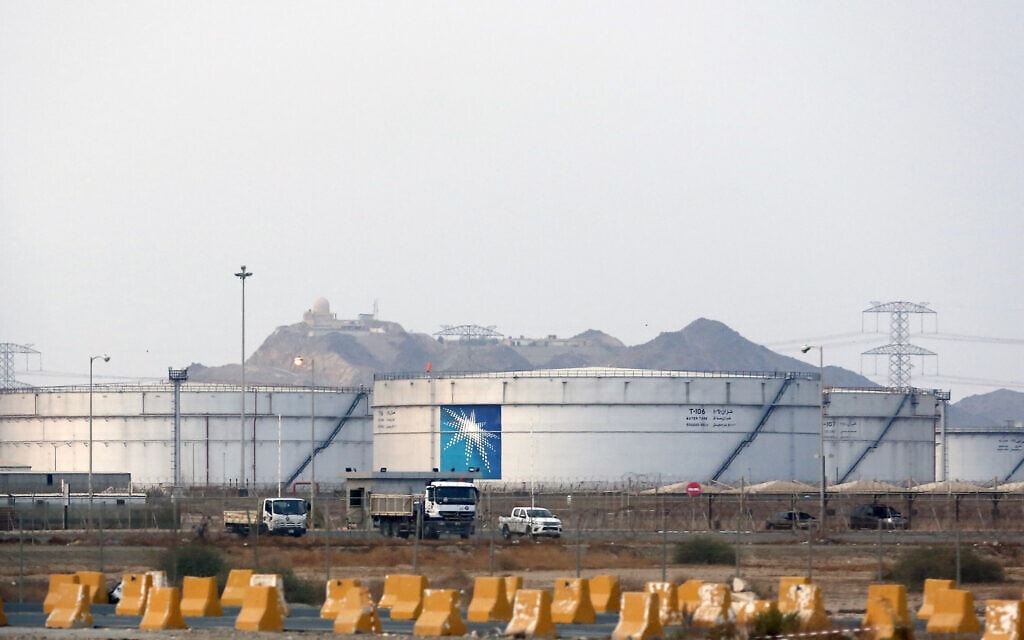 מכלי נפט של ארמקו בג&#039;ידה, ערב הסעודית, ב-2019 (צילום: AP Photo/Amr Nabil)