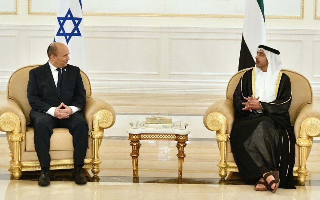 ראש הממשלה נפתלי בנט ושר החוץ של איחוד האמירויות עבדאללה בן זאיד באבו דאבי, 12 בדצמבר 2021 (צילום: חיים צח, לע"מ)