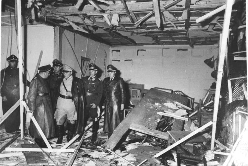 מאורת הזאב של היטלר אחרי שהפצצה שנועדה להרוג אותו התפוצצה, 20 ביולי, 1944 (צילום: ikimedia commons/ Bundesarchiv bild)