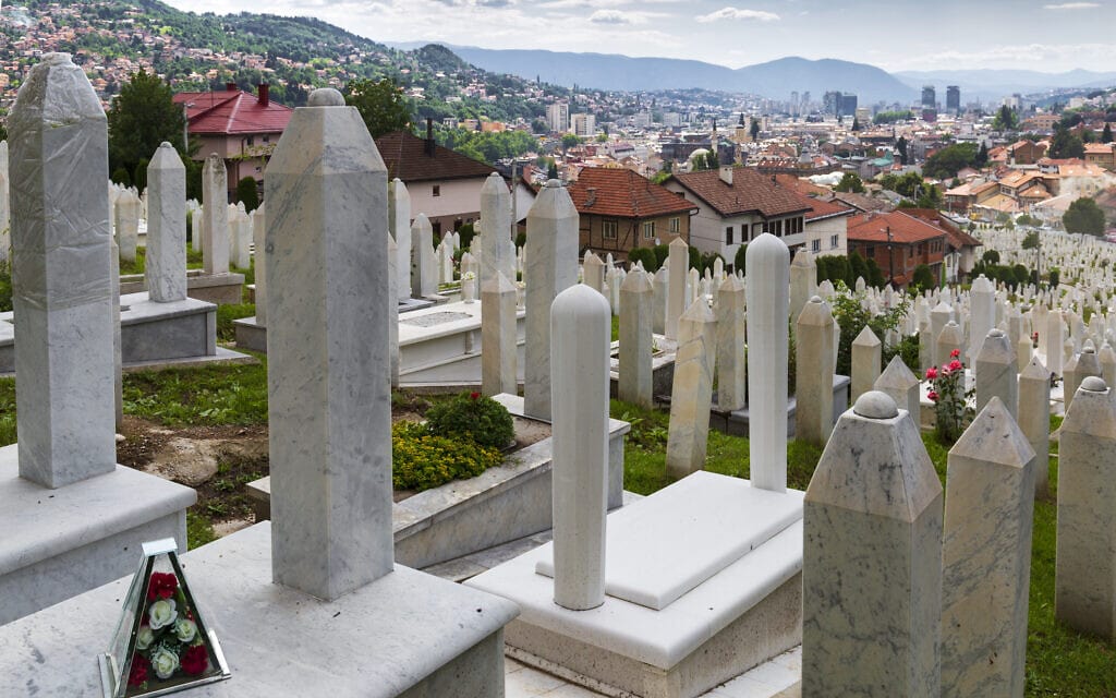 אחד משפע בתי הקברות המוסלמים בבוסניה הרצגובינה (צילום: iStock / Gokay Ozdemir)