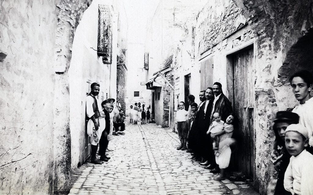 יהודים בטוניסיה, 1880 (צילום: רשות הכלל)