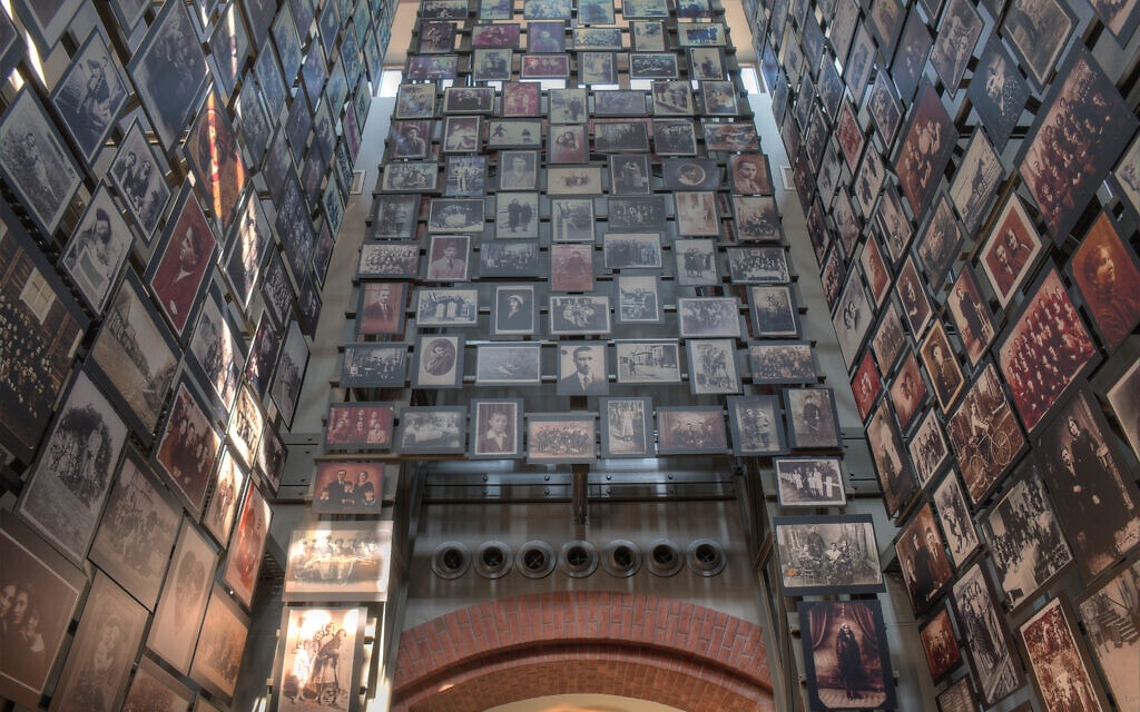 מגדל הפנים במוזיאון ארצות הברית לזכר השואה (צילום: ויקיפדיה, Dsdugan)