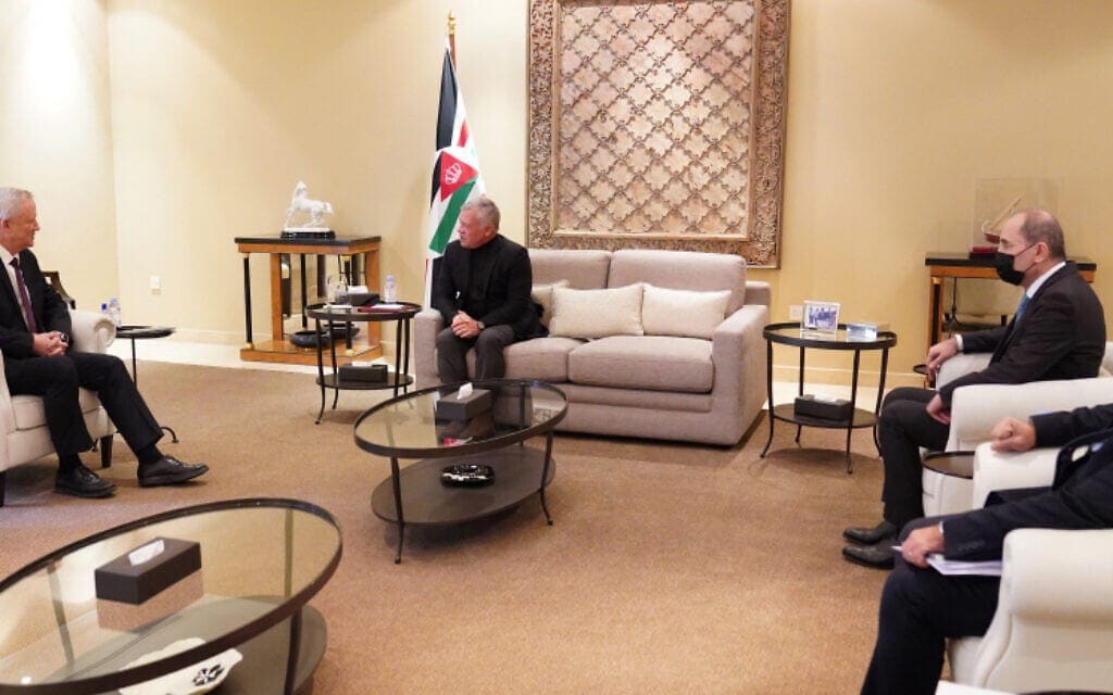 שר הביטחון בני גנץ ומלך ירדן עבדאללה ברבת עמון, 5 בינואר 2022 (צילום: ארמון מלך ירדן)