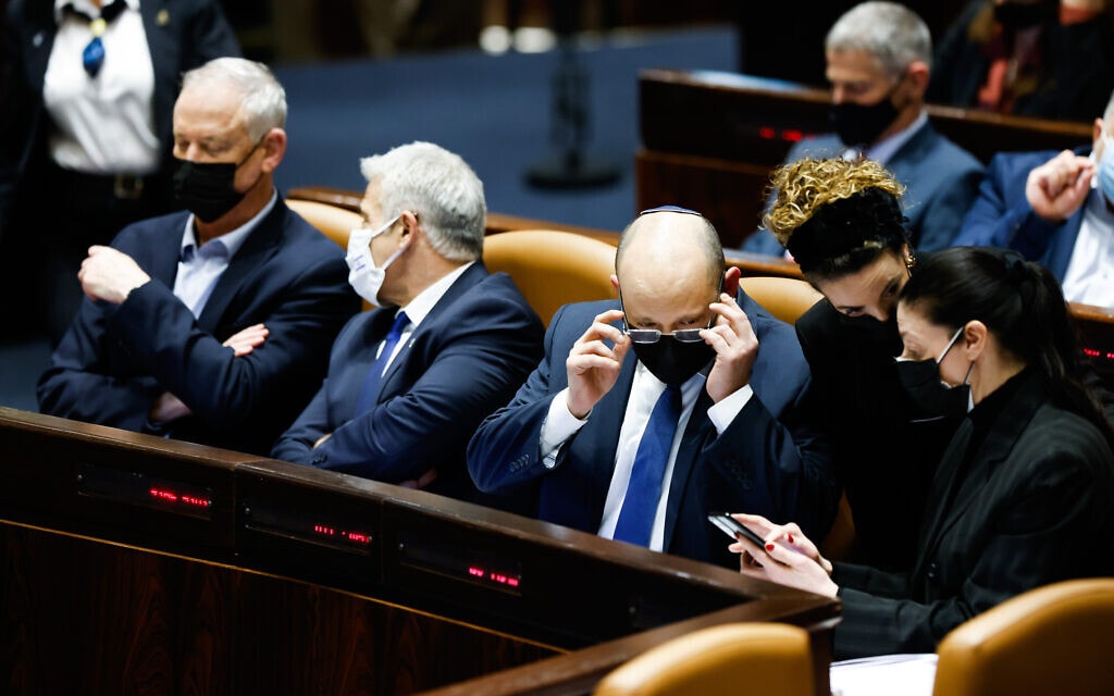 שולחן הממשלה במליאת הכנסת, 31 בינואר 2022 (צילום: אוליבייה פיטוסי, פלאש 90)