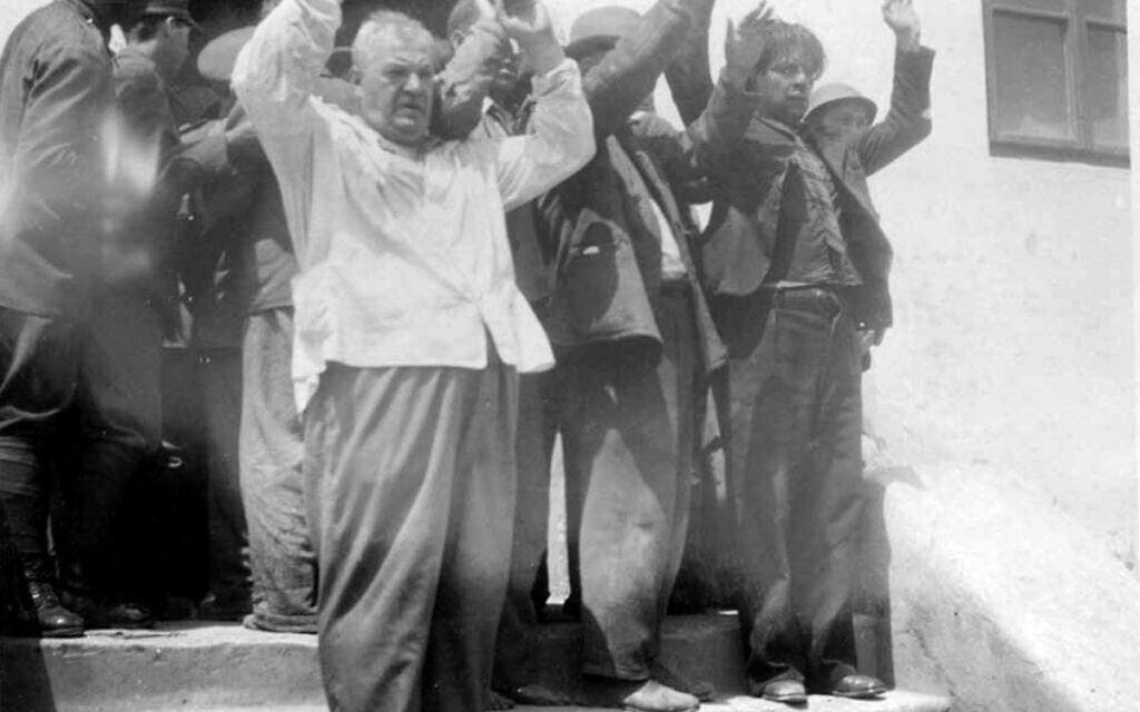 מעצר יהודים בפוגרום ביאשי, רומני, ביוני 1941 (צילום: יד ושם)
