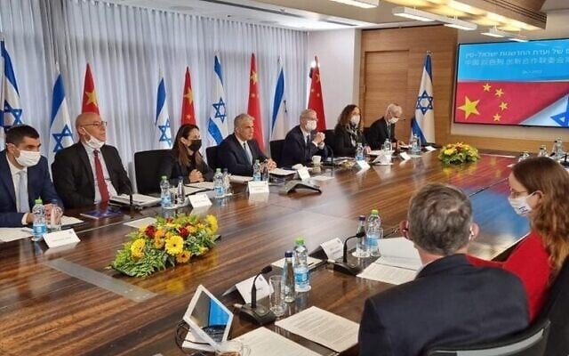 שר החוץ יאיר לפיד בוועדת החדשנות של ישראל-סין, 24 בינואר 2022 (צילום: משרד החוץ)