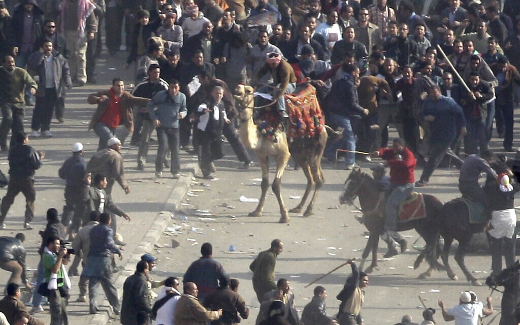 &quot;קרב הגמל&quot; בכיכר תחריר, 2 בפברואר 2011