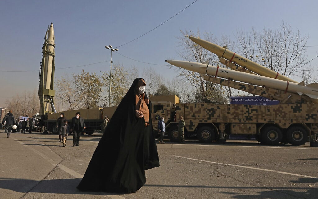מצגת של טילים איראניים בטהרן, 7 בינואר 2022 (צילום: AP Photo/Vahid Salemi)
