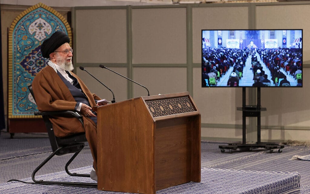 נשיא איראן עלי ח&#039;אמנאי נואם לאומה ב-17 בפברואר 2022 (צילום: Office of the Iranian Supreme Leader via AP)