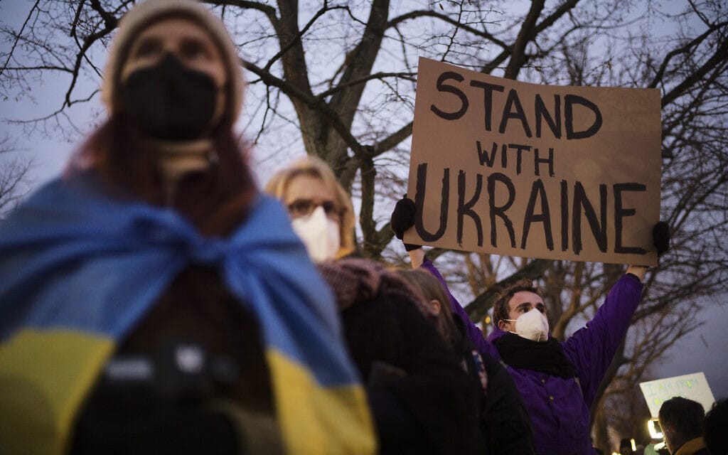 הפגנות תמיכה באוקראינה.אילוסטרציה (צילום: AP Photo/Markus Schreiber)