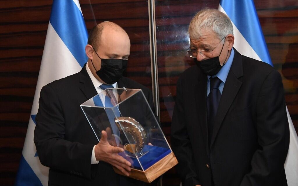 ראש הממשלה נפתלי בנט בפגישה עם ראשי הקהילה היהודית בבחריין, 15 בפברואר 2022 (צילום: חיים צח/ לע"מ) ראש הממשלה נפתלי בנט בפגישה עם ראשי הקהילה היהודית בבחריין, 15 בפברואר 2022 (צילום: חיים צח/ לע"מ)