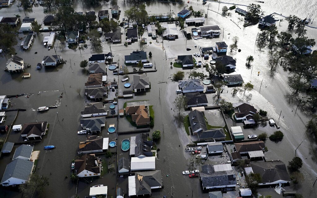 העיירה ג&#039;ין לפיט בלואיזיאנה הרוסה לחלוטין בהצפות בעקבות הוריקן אידה, 30 באוגוסט 2021 (צילום: AP Photo/David J. Phillip)