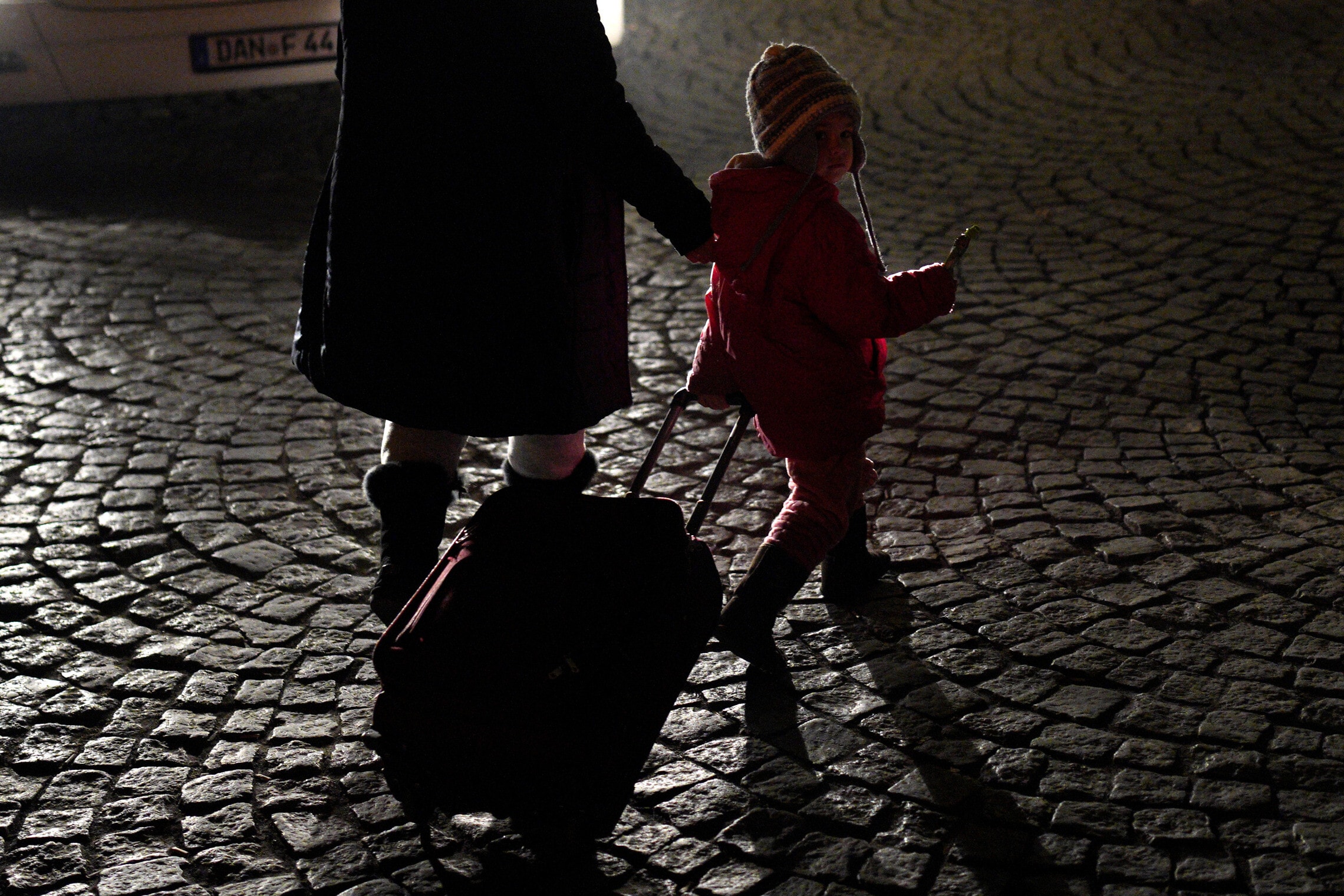 פליטים שנמלטים מאוקראינה בפולין, 12 במרץ 2022 (צילום: AP Photo/Daniel Cole)