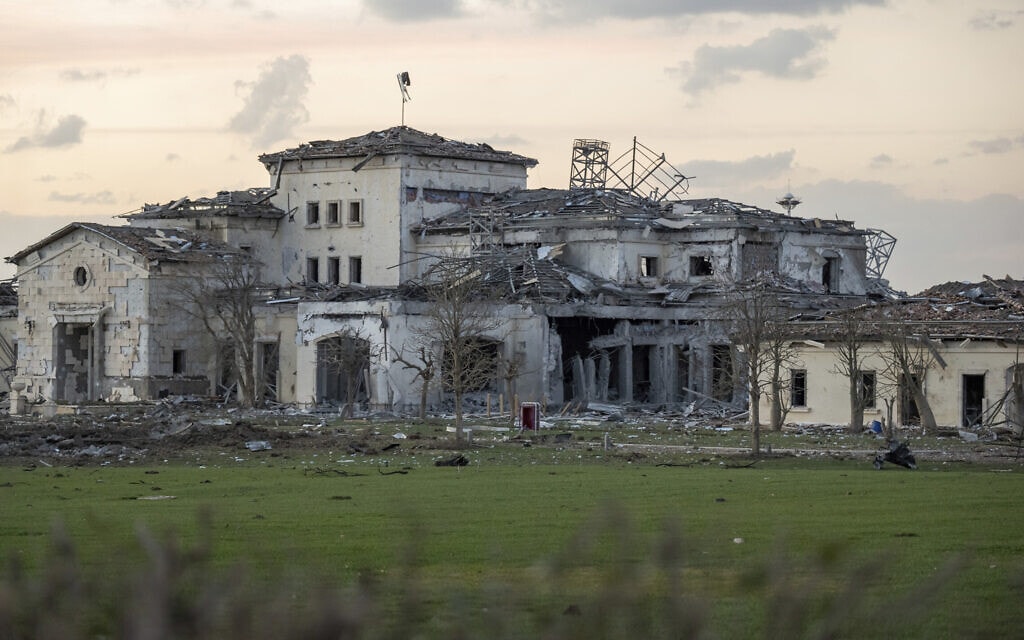 בית הרוס בארביל, עיראק, ממתקפת טילים בליסטיים מאיראן, מרץ 2022 (צילום: AP Photo/ Ahmed Mzoori, Metrography)