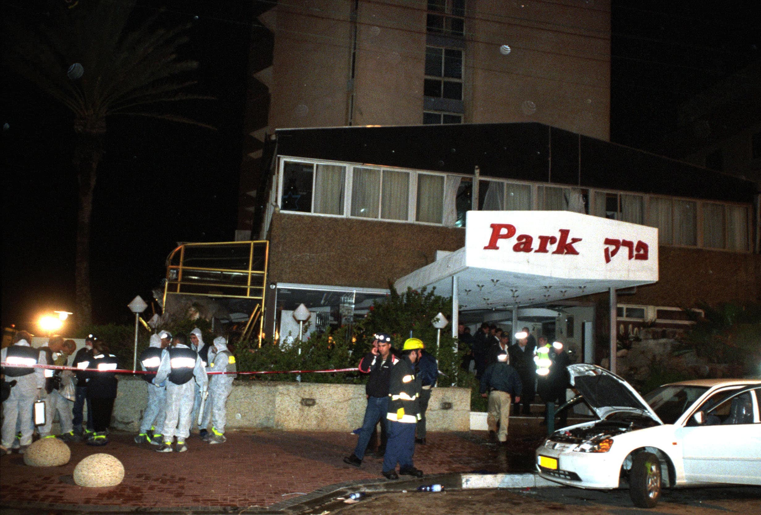 הפיגוע במלון פארק בנתניה, 27 במרץ 2002 (צילום: פלאש90)