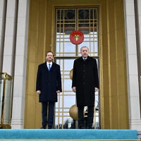 נשיא המדינה יצחק הרצוג ונשיא טורקיה רג'פ טאיפ ארדואן בטקס קבלת הפנים בארמונו, 9 במרץ 2022 (צילום: חיים צח / לע"מ)