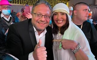 חברי הכנסת מירי רגב ואיתמר בן-גביר במשתה של רגב ברחובות, 19 במרץ 2022 (צילום: דוברות מירי רגב) חברי הכנסת מירי רגב ואיתמר בן-גביר במשתה של רגב ברחובות, 19 במרץ 2022 (צילום: דוברות מירי רגב)