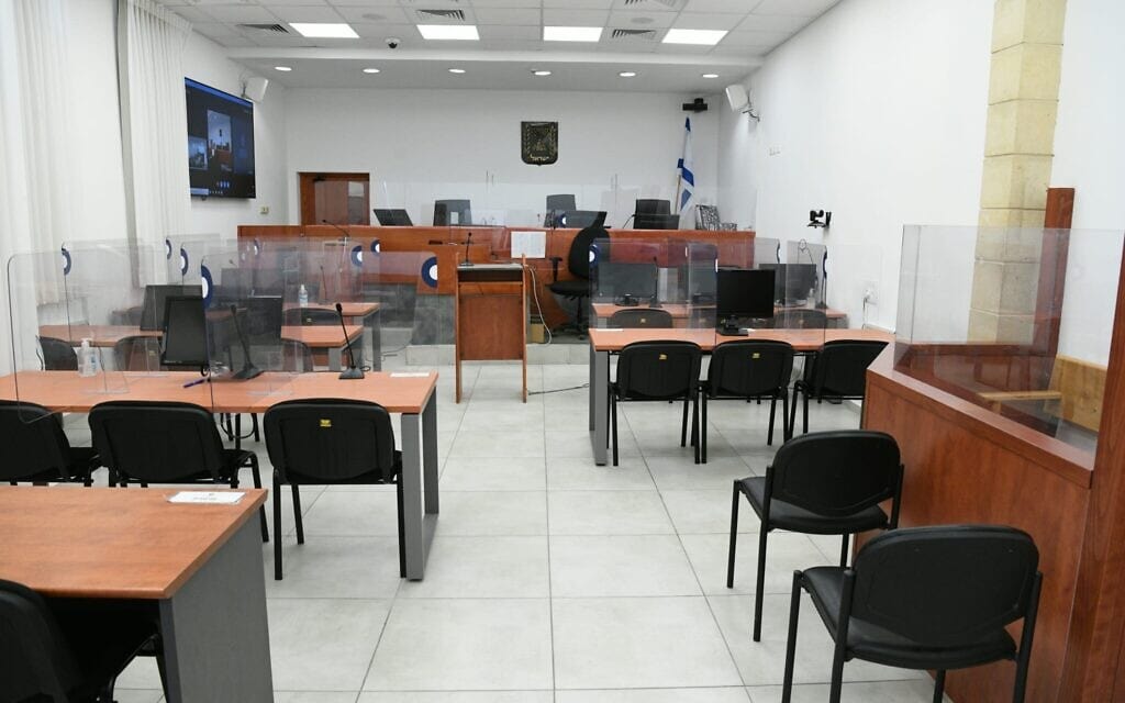 אולם בית המשפט המחוזי בירושלים, בו מתנהל משפט נתניהו, 30 במרץ 2022 (צילום: ראובן קסטרו/פול)
