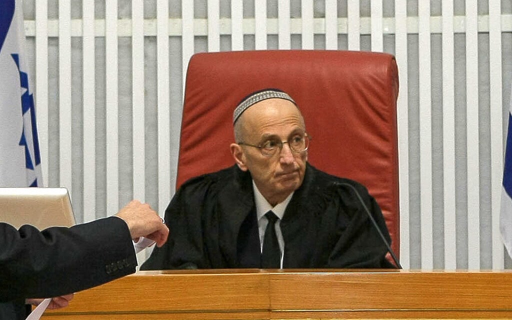 שופט בית המשפט העליון אדמונד לוי ב-2009 (צילום: קובי גדעון/פלאש90)