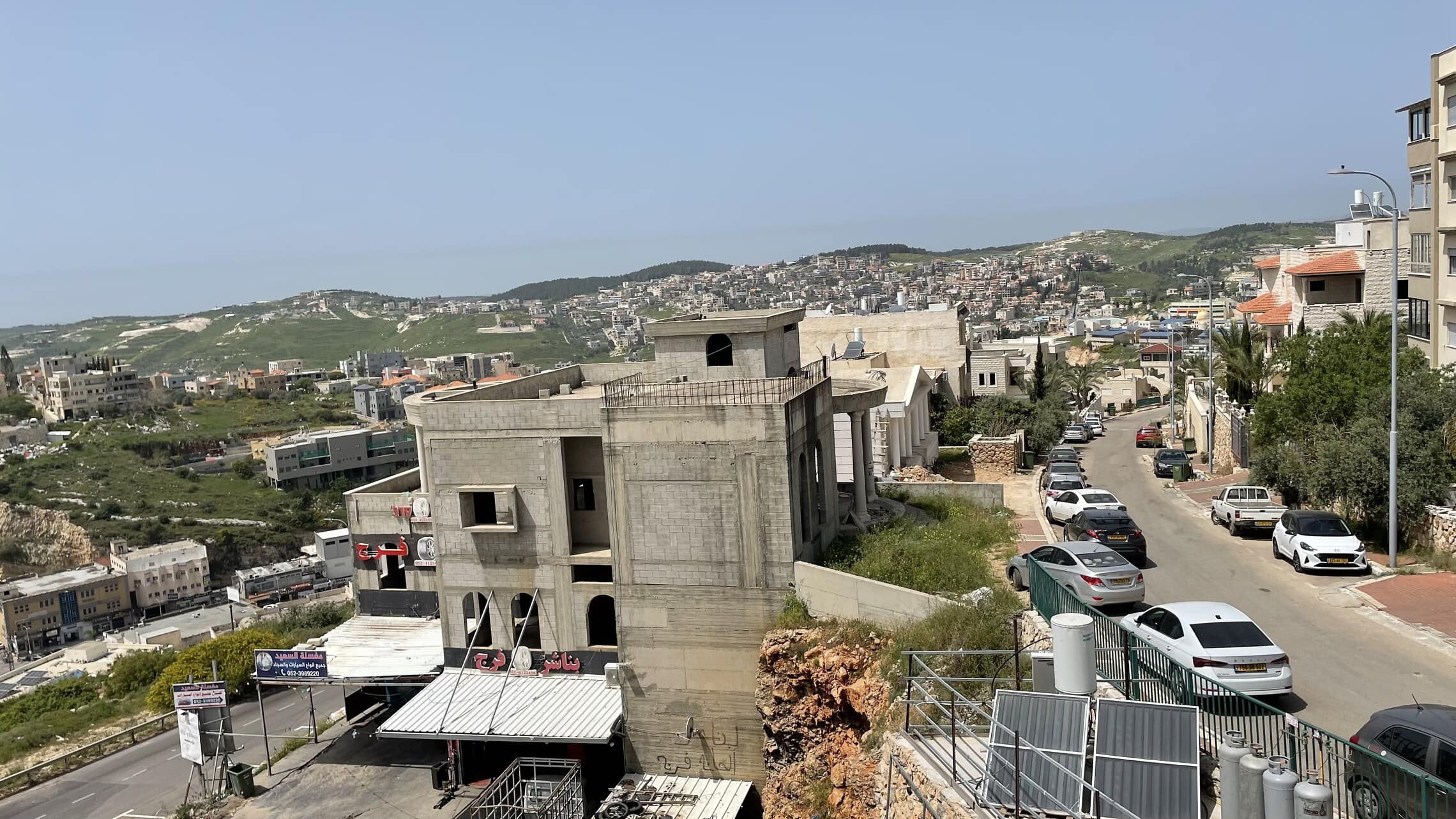בנייה בשכונות החדשות של אום אל-פחם, אפריל 2022 (צילום: אמיר בן-דוד)