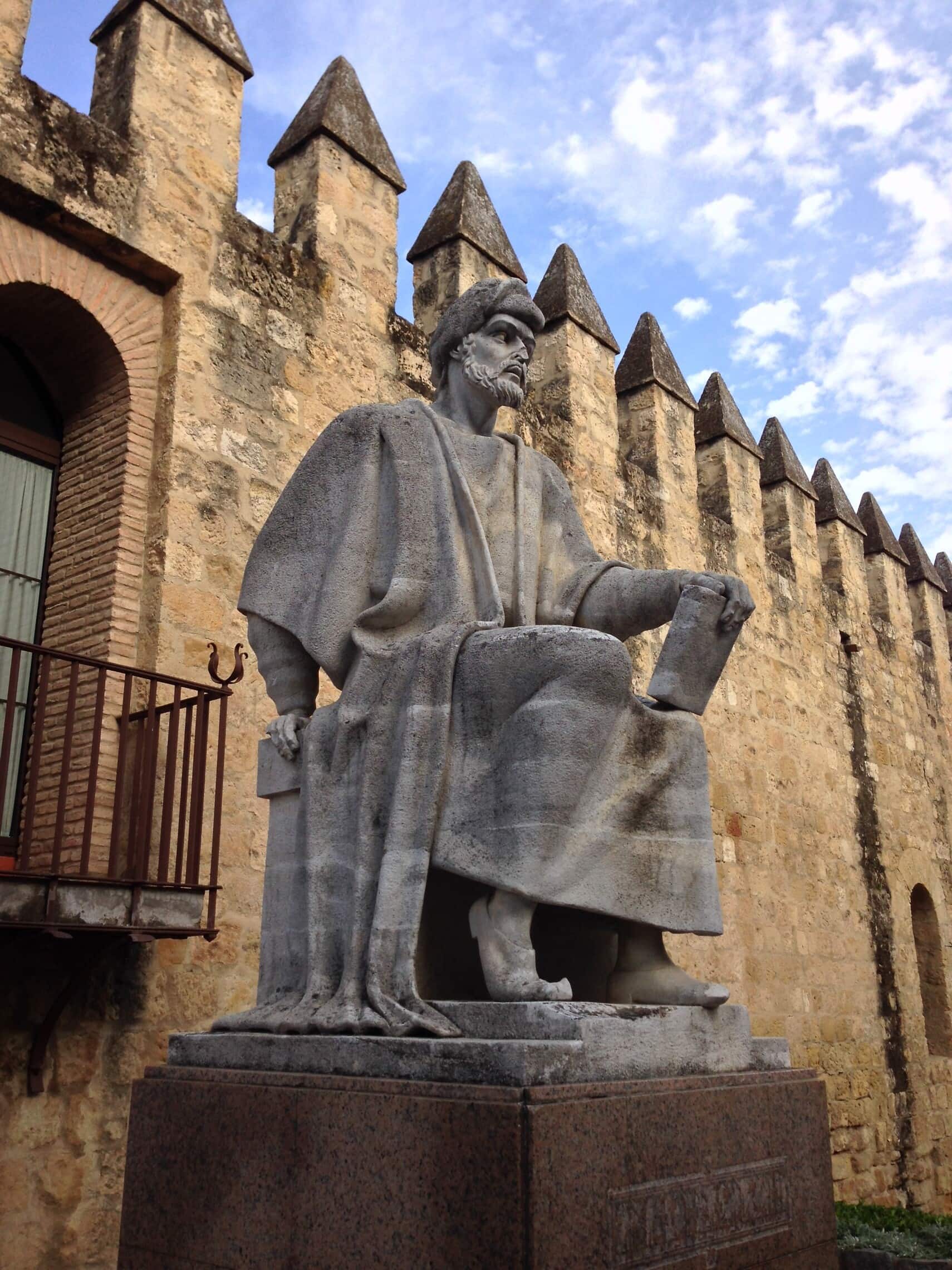 פסל של אבן רושד בקורדובה, ספרד (צילום: ויקיפדיה)
