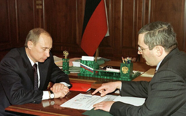 פוטין וחודורובסקי בקרמלין, דצמבר 2002 (צילום: Kremlin.ru, ויקיפדיה)