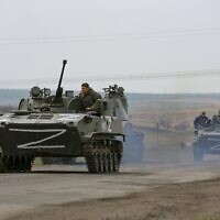 כוחות צבא רוסיים בקרבת מריופול, 18 באפריל 2022 (צילום: Alexei Alexandrov, AP)
