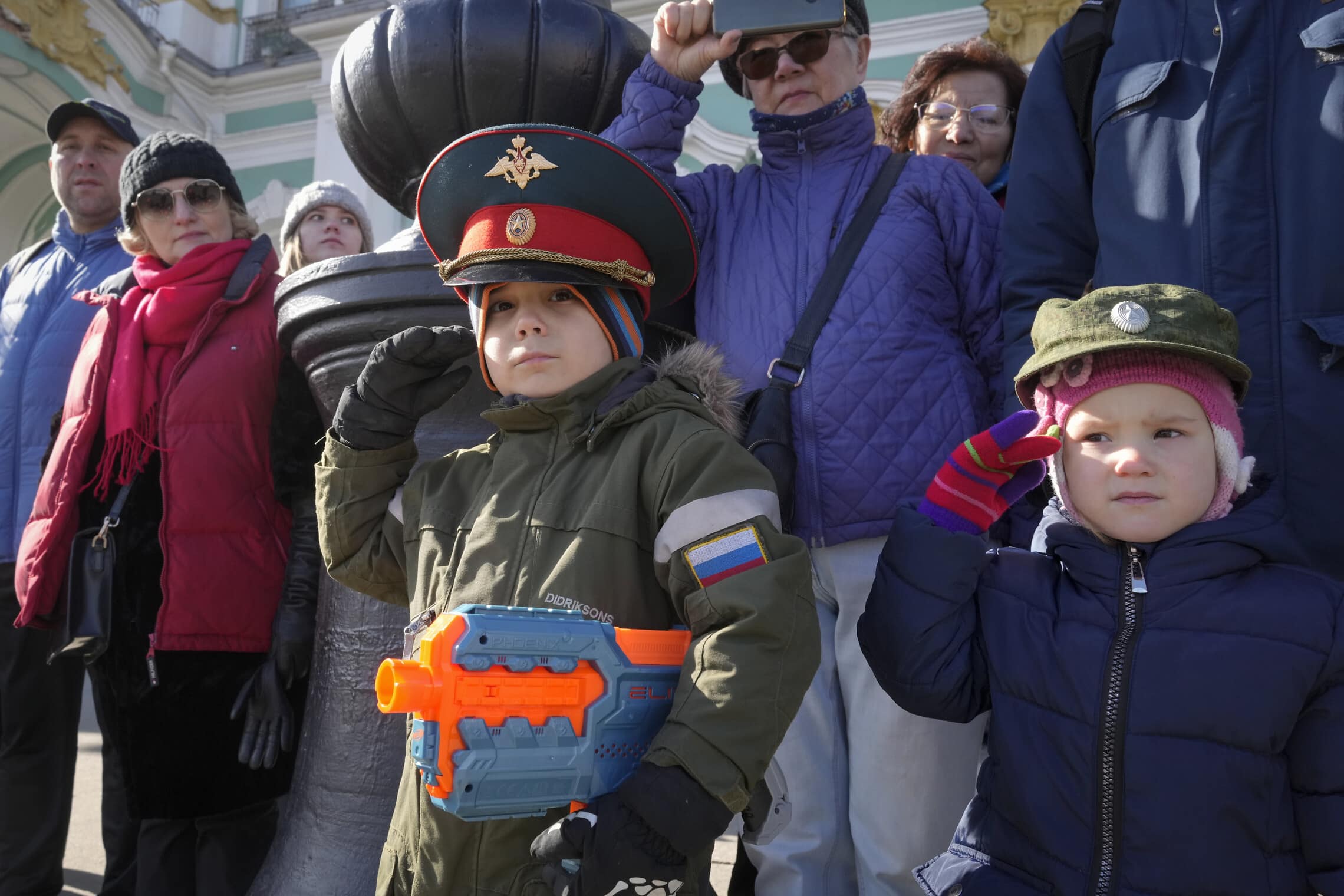 הכנות לצעדה הצבאית בכיכר האדומה במוסקבה לרגל יום הניצחון ב-9 במאי 2022 (צילום: AP Photo/Dmitri Lovetsky)
