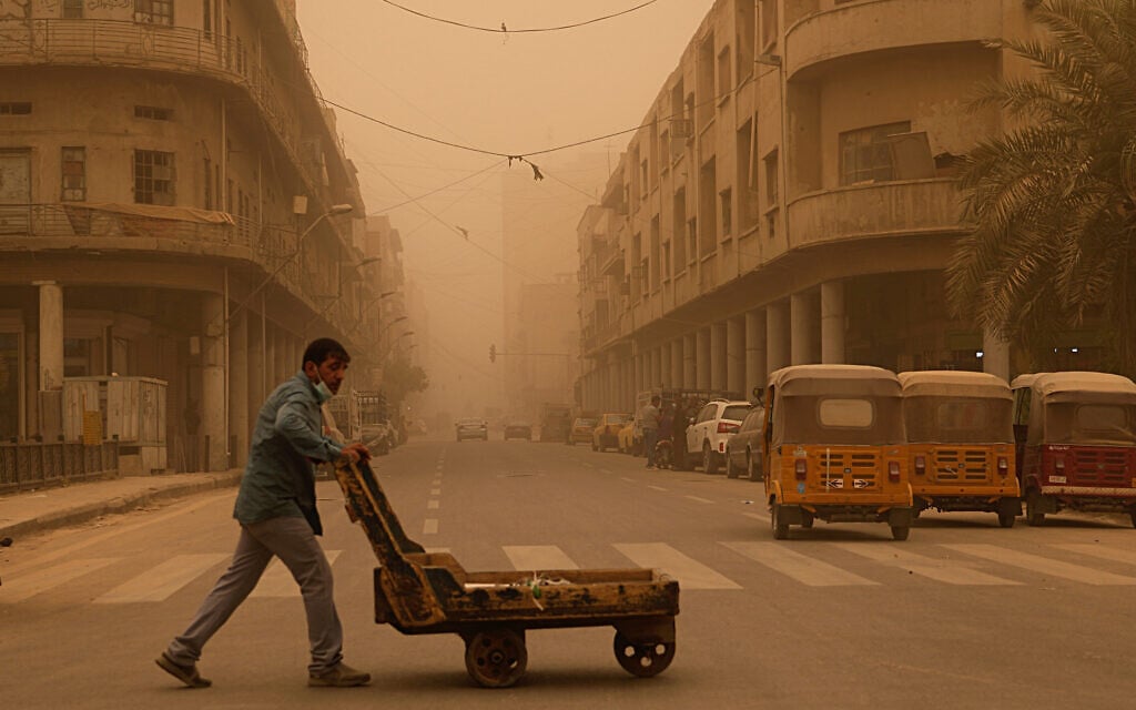 סופת חול בבגדד, עיראק, 23 במאי 2022 (צילום: AP Photo/Hadi Mizban)