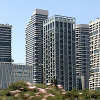 מגדלי מגורים בצפון תל אביב (צילום: גילי יערי/פלאש90)