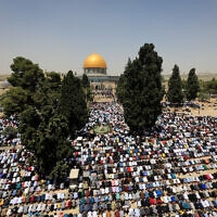 תפילות יום השישי האחרון של הרמדאן בהר הבית, 29 באפריל 2022 (צילום: Jamal Awad/Flash90)