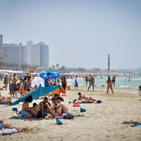 חוף ימהּ של תל אביב, 30 באפריל 2022 (צילום: אבשלום ששוני, פלאש 90)