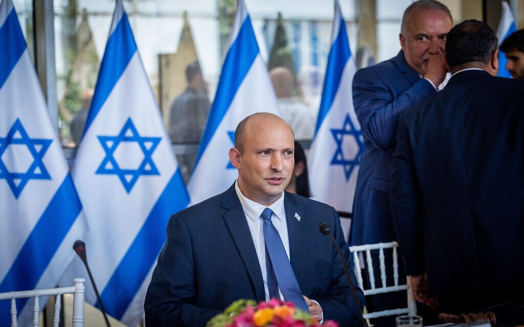 ראש הממשלה נפתלי בנט בישיבת הממשלה בגבעת רם, 29 במאי 2022 (צילום: יונתן זינדל, פלאש 90) ראש הממשלה נפתלי בנט בישיבת הממשלה בגבעת רם, 29 במאי 2022 (צילום: יונתן זינדל, פלאש 90)