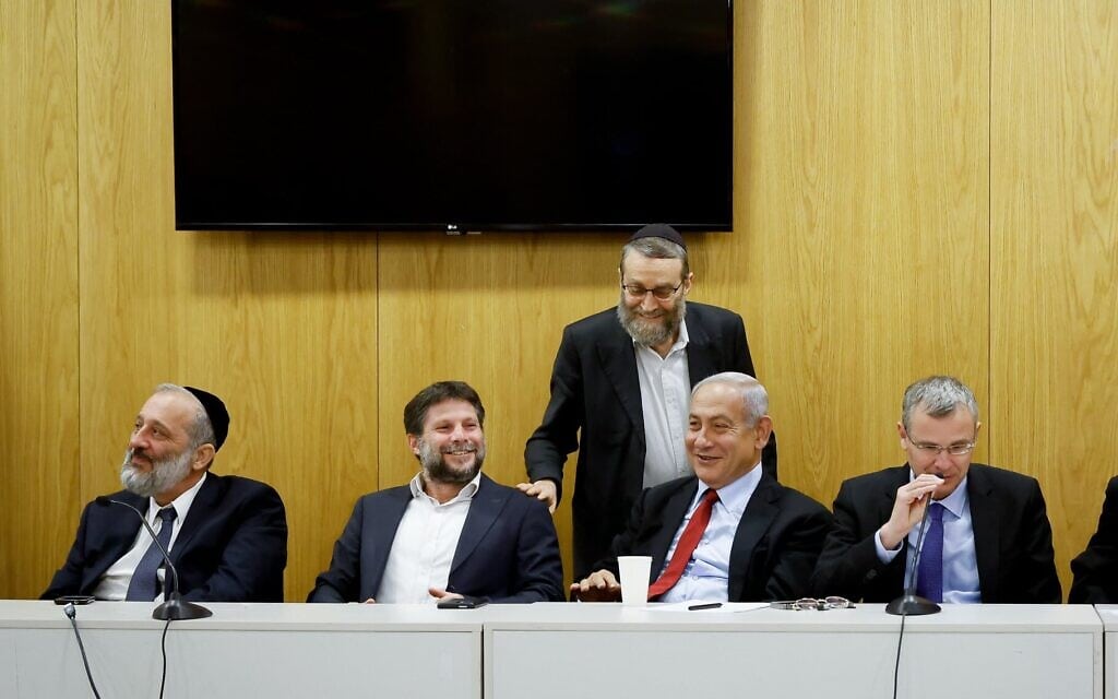 ישיבה של ראשי סיעות בלוק הימין באופוזיציה: יעקב ליצמן, יריב לוין, בנימין נתניהו, משה גפני, בצלאל סמוטריץ' ואריה דרעי. 30 במאי 2022 (צילום: אוליבייה פיטוסי/פלאש90) ישיבה של ראשי סיעות בלוק הימין באופוזיציה: יעקב ליצמן, יריב לוין, בנימין נתניהו, משה גפני, בצלאל סמוטריץ' ואריה דרעי. 30 במאי 2022 (צילום: אוליבייה פיטוסי/פלאש90)