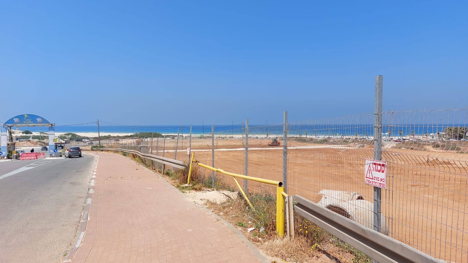 עבודות ליד חוף פולג. מאי 2022 (צילום: עומר שרביט)