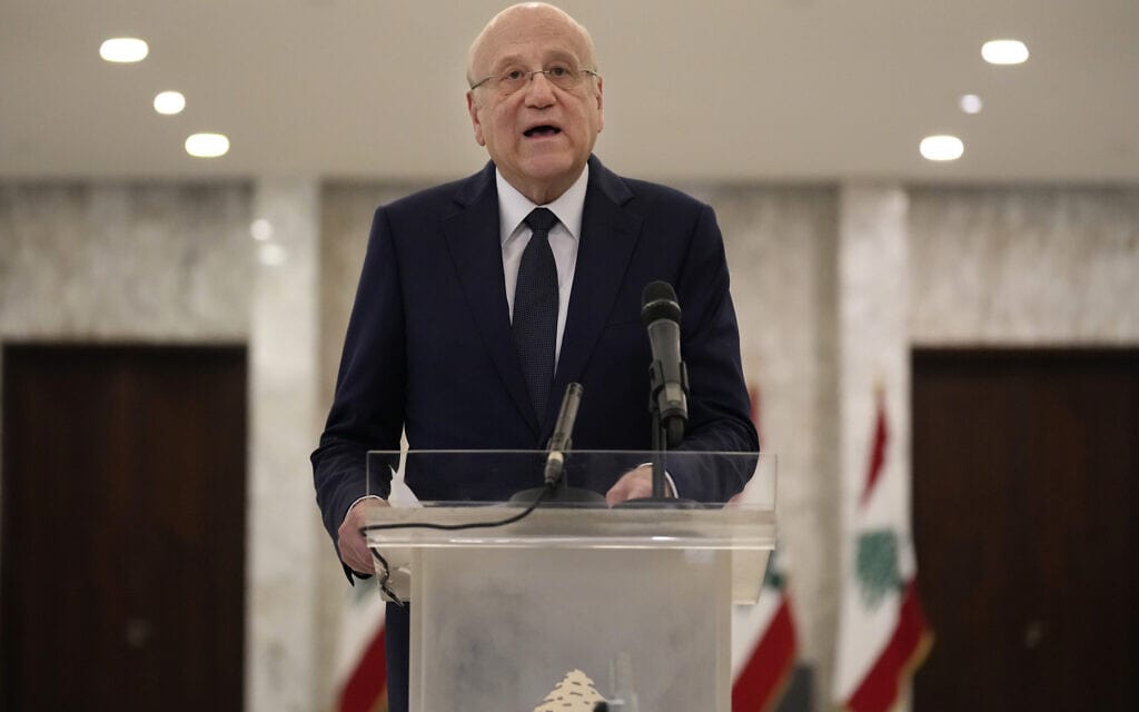 ראש ממשלת לבנון הזמני נג&#039;יב מיקאתי בנאום לאומה, 23 ביוני 2022 (צילום: AP Photo/Hussein Malla)