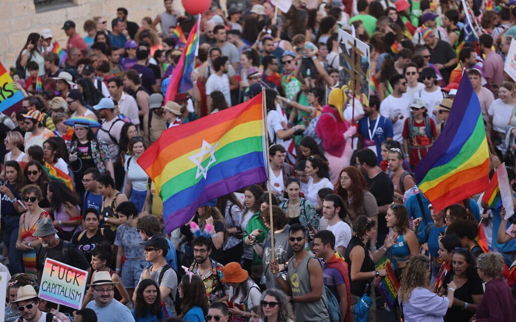 פעילים במצעד הגאווה בירושלים, 2 ביוני 2022 (צילום: יונתן זינדל, פלאש 90)