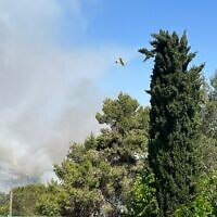 שריפה בשטח פתוח בין קיבוץ קריית ענבים ליישוב הר אדר, 8 ביוני 2022 (צילום: דוברות המשטרה)