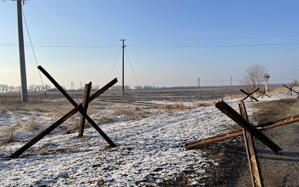 מחסום דרכים של הצבא האוקראיני באזור קייב, 19 במרץ 2022 (צילום: Klara Lisinski/ Dorcas Kauffman)