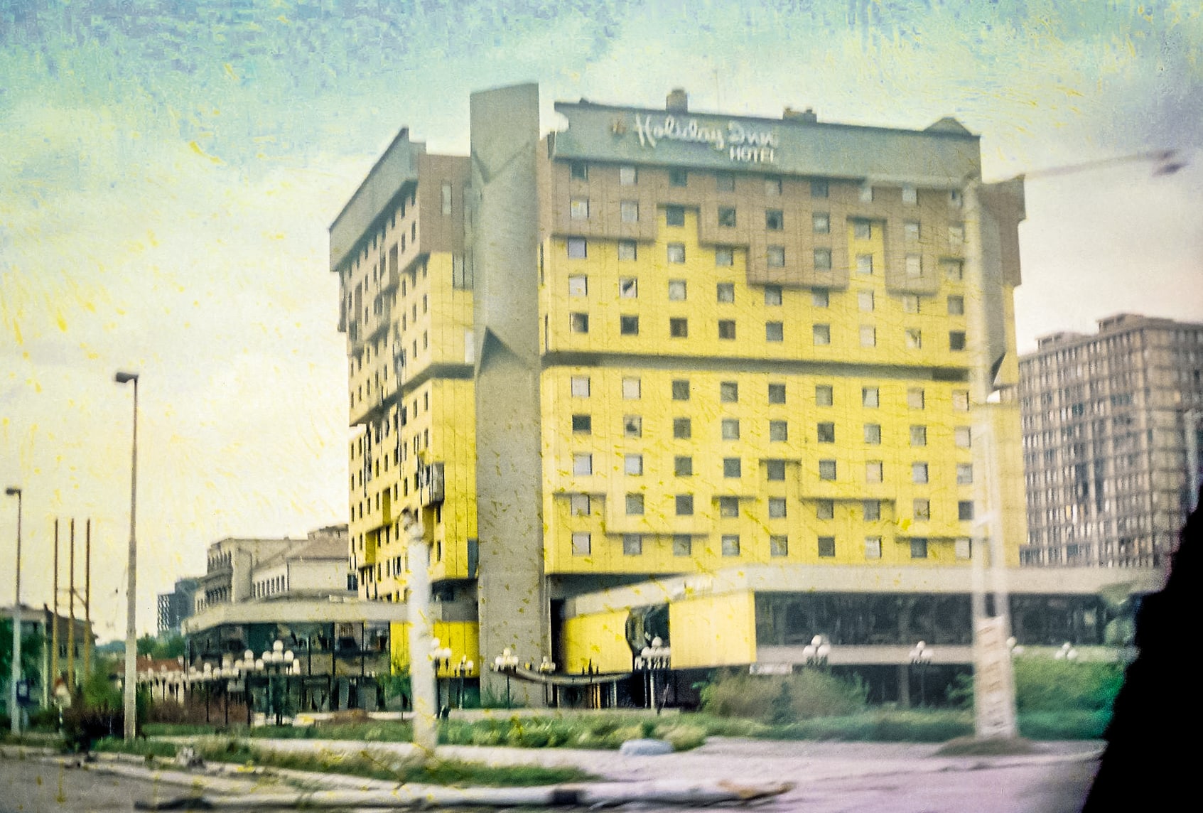 מלון הולידיי אין סרייבו, 1992-93 (צילום: חנני רפופורט)