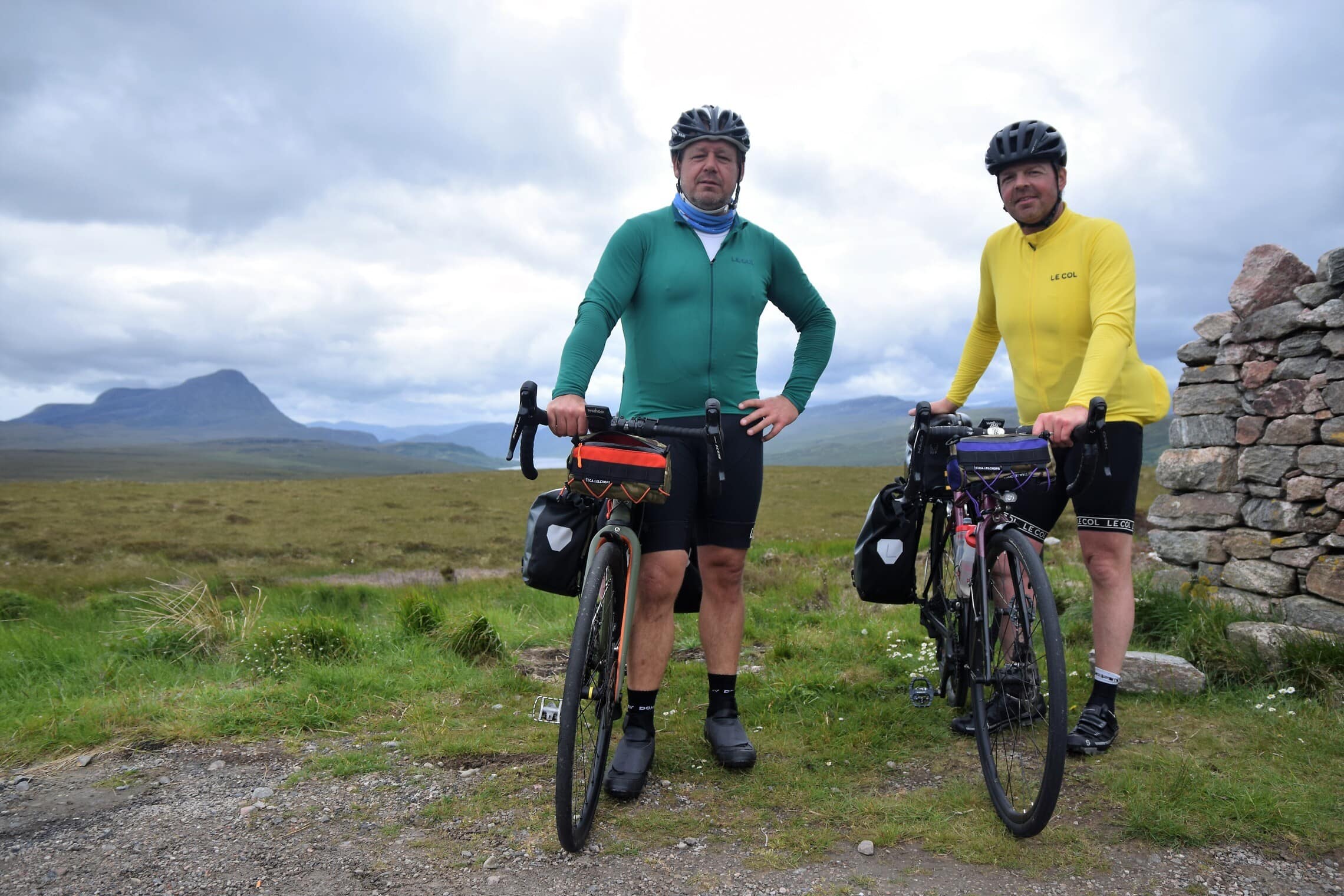 קווין ולוק, בני דודים מליים ריג&#039;יס שמקיפים את צפון סקוטלנד באופניים (צילום: שאול אדר)